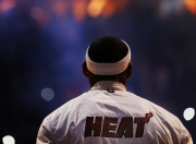 开云体育入口-篮下巨兽的咆哮，陶汉林统治全场，山西力克公牛