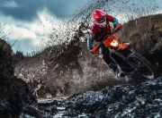 开云官方app入口-法网险胜澳网，蒂姆刷新纪录背后的红土哲学与硬地博弈