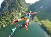 开云世界杯2026-范弗利特爆发破联防，灰熊硬仗攻克广东彰显团队韧性