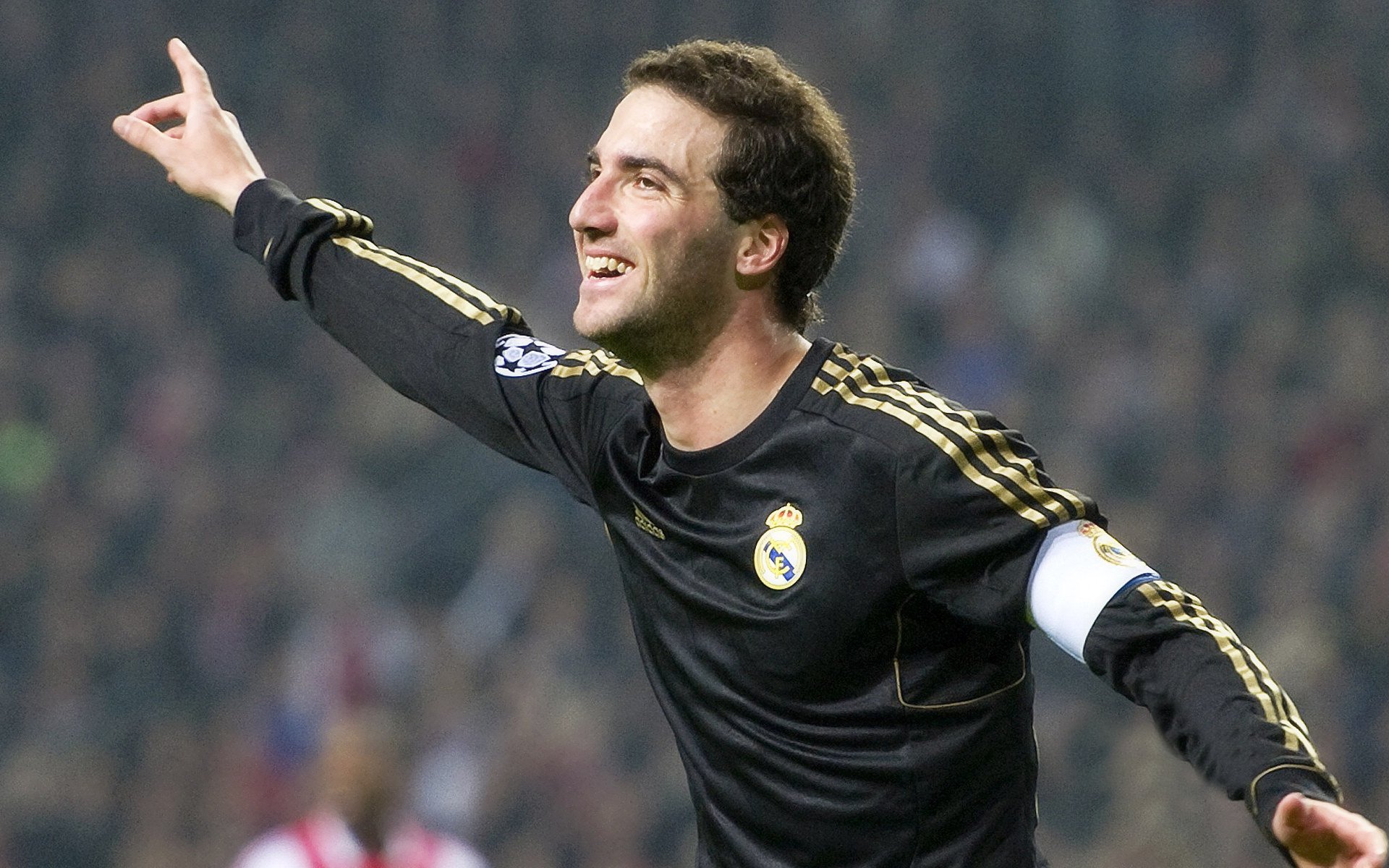 欧冠决赛焦点战，阿森纳强势拿下爱尔兰，历史性首冠铸就北伦敦传奇